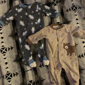 Carter’s baby boy set of 2 fleece pajamas